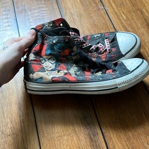 Harley Quinn converse